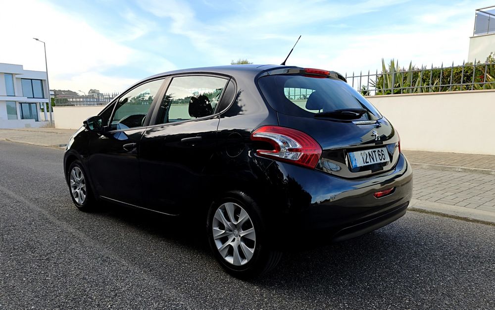 Peugeot 208 1.4 HDi Access – 162.000 km | 18 Meses de Garantia