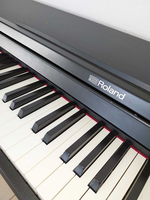 Piano Digital Roland RP102 88 Teclas
