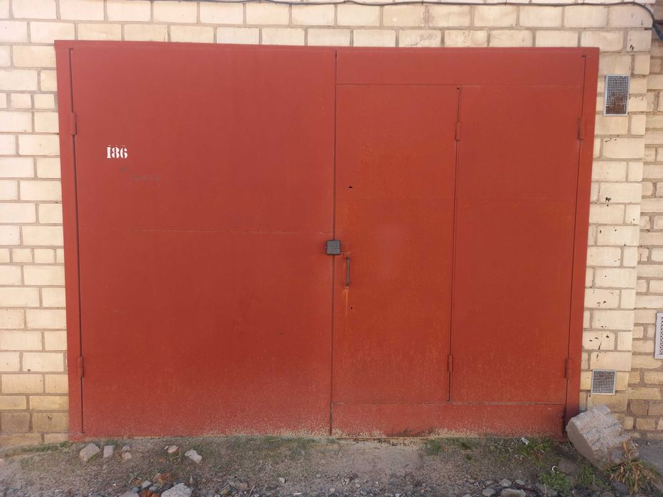 продам гараж 4,8м х 5,6 Школьная. Южный Буг-2