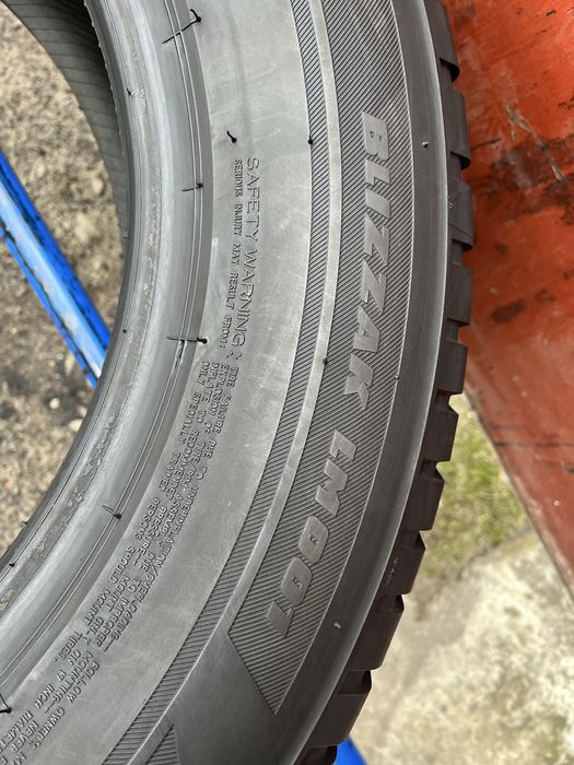 215/65/17 R17 Brigestone Blizzak LM001 4шт ціна за 1шт