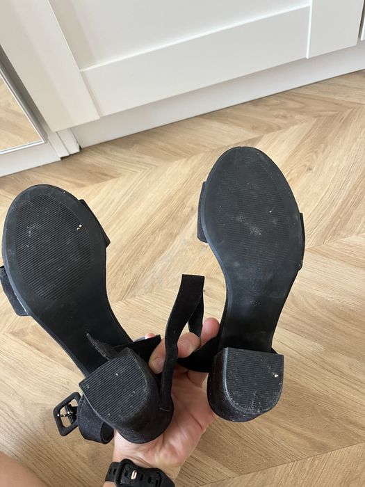 Czarne buty na obcasie 38 dinsko