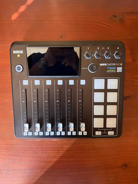 RØDE RØDECaster Pro II - Mesa de Áudio Profissional - NOVO
