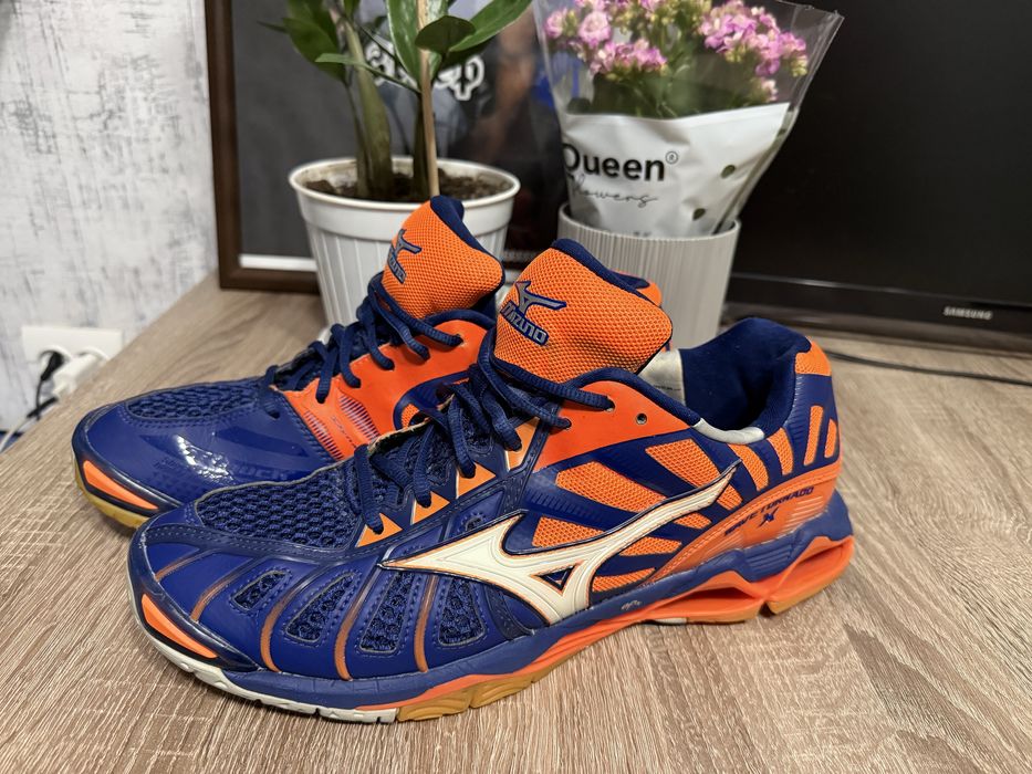Волейбольні кросівки Mizuno