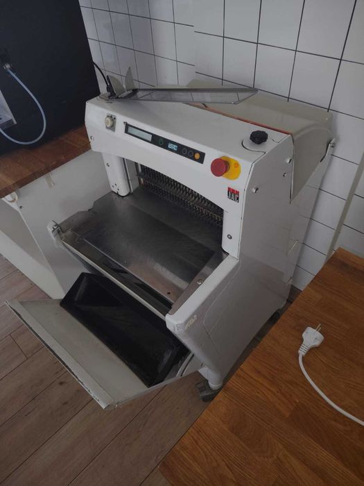 Wyposażenie sklepu piekarniczego cukierni kawiarni gastronomia delikatesy