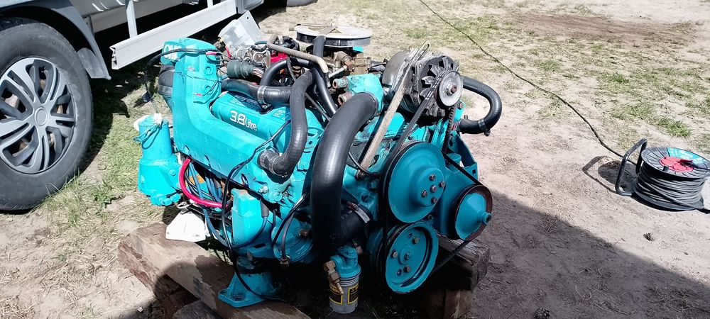 jacht motorowy motorówka silnik OMC Cobra 3,8 V6