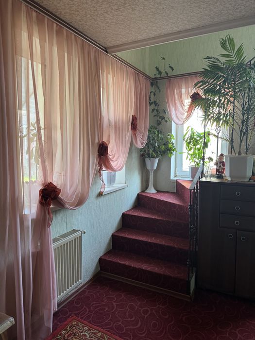 Здаю кімнату/ частину будинку дівчині