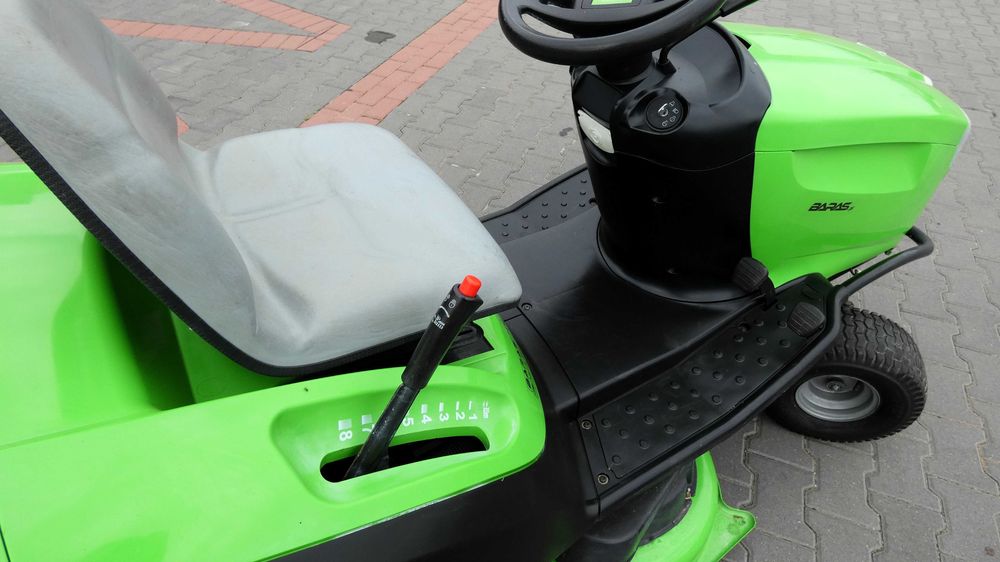 Traktorek kosiarka Viking T5 Briggs&Stratton (210602.5) - Baras