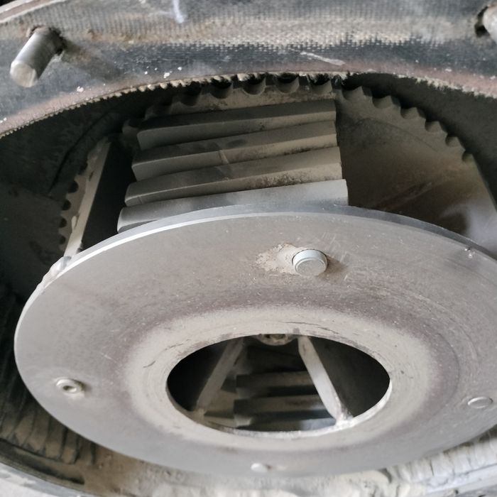 Млин, дробілка тонкого помелу на валу