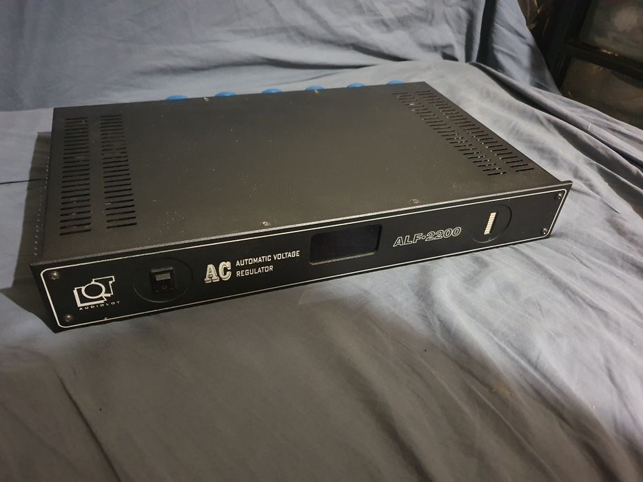 Audiolot ALF-2200 аудиофильский сетевой кондиционер / стабилизатор питания 2.2 кВт