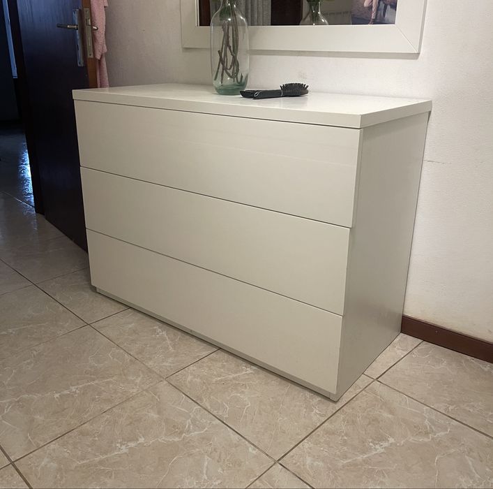 Comoda com 3 gavetões
