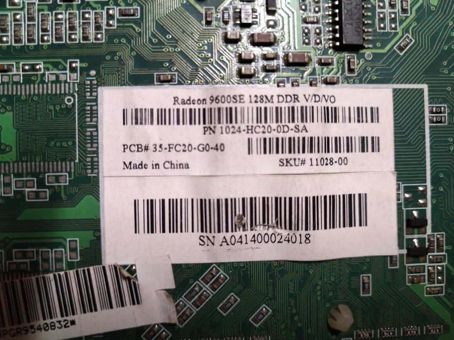 Placa Gráfica Radeon 960064738940132995123