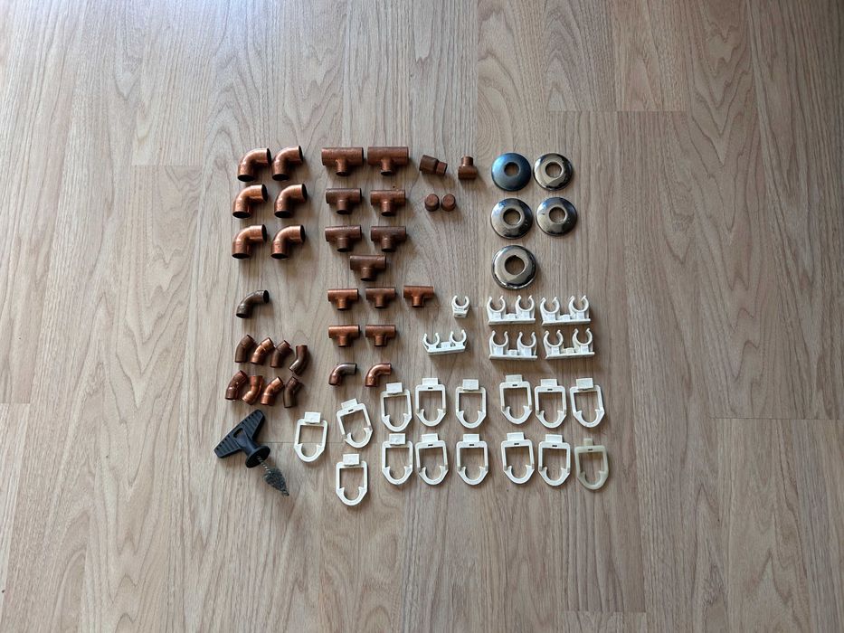 Elementy miedziane centralnego ogrzewania kolanka trójniki kształtki