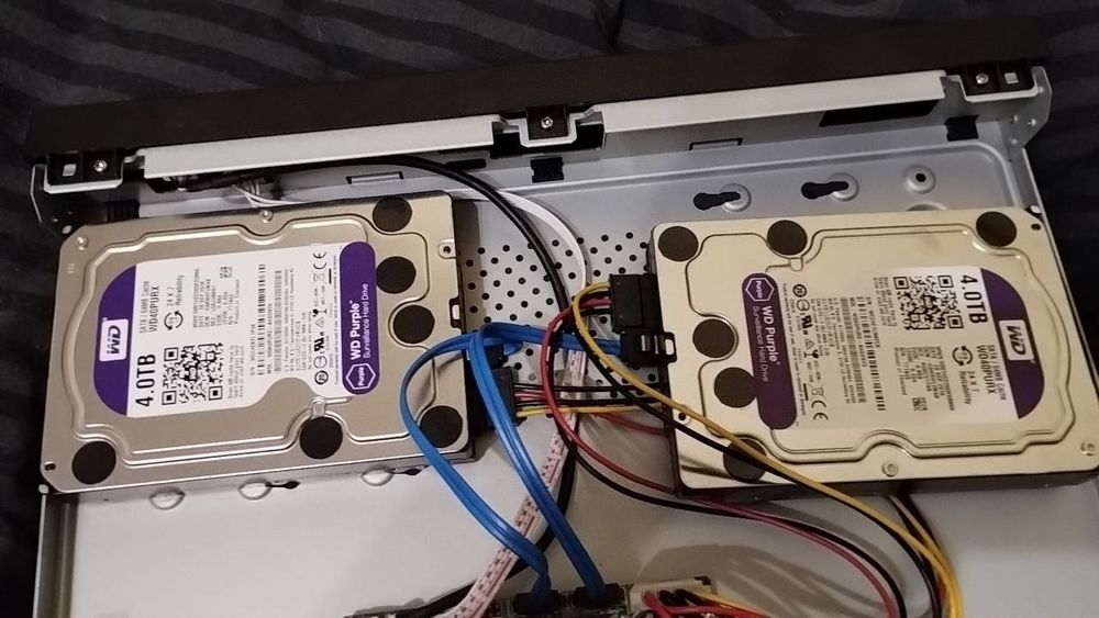 Відеореєстратор Hikvision ds-7608ni-e2 з двома HDD по 4 Тб
