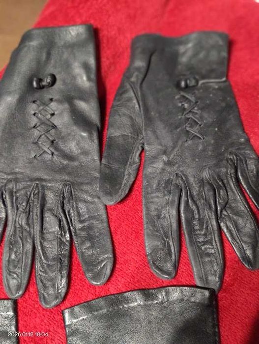 Estola de pele de coelho branco, Luvas e gravatas de senhora