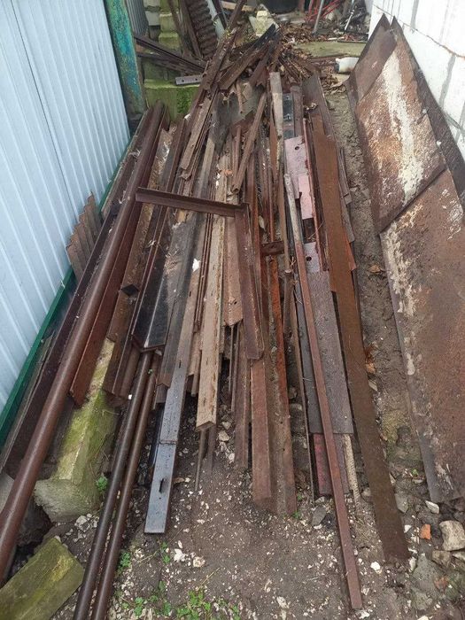 Продам діловий металобрухт: швелер, куток, труба, арматура