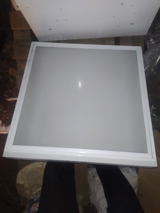 Продам світильникі на потолок