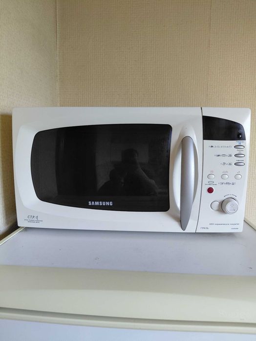 Продам микроволновку Самсунг