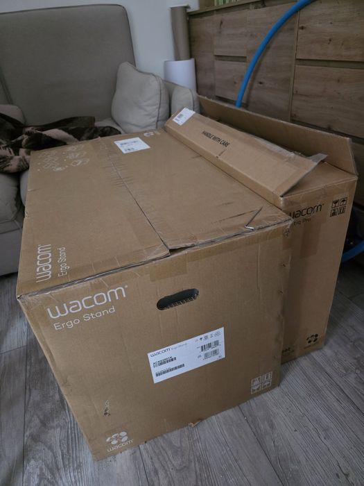 Wacom Cintiq 24 pro z podstawą