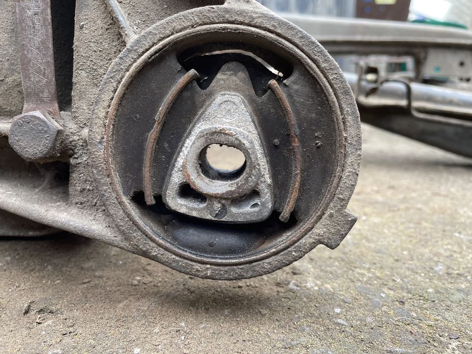 Задні ричаги дискові, балка, редуктор БМВ е 36 compact, полуо