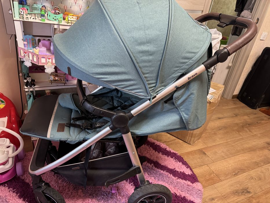 Коляска bravo на надувних колесах