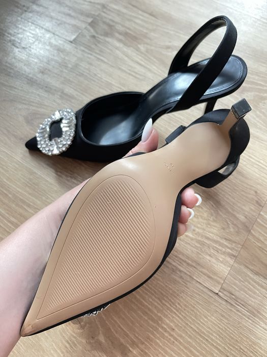 Продам босоніжки Mango Нові 39 р