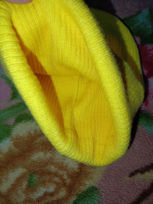 Нова шапка для підлітка