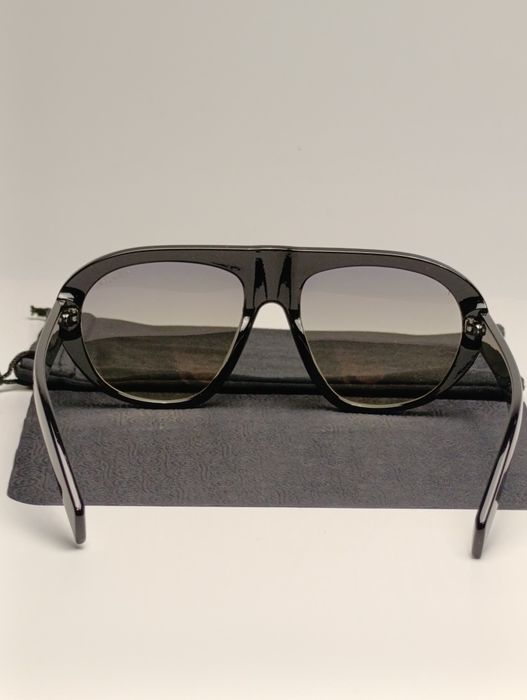Prada Runaway Statement