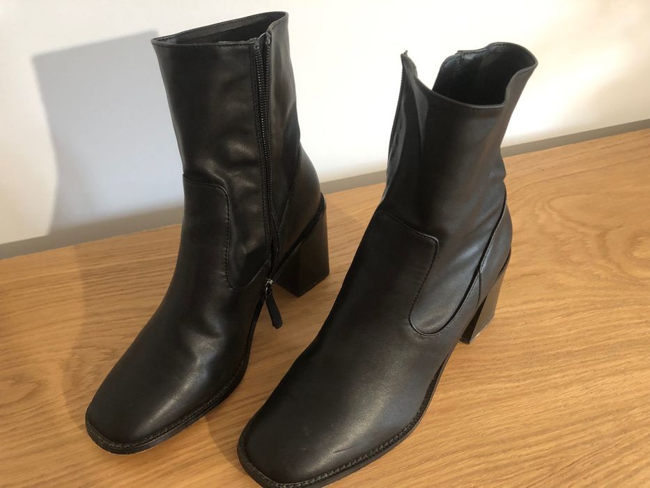 Buty botki reserved 40 rozmiar 6,5 na obcasie kozaki