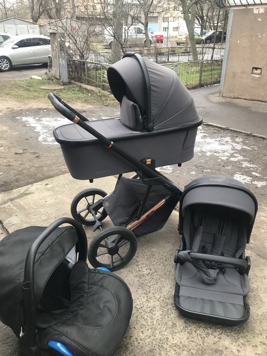 склад Коляски бу в отличном состоянии как новые! Вадатурского  71\1