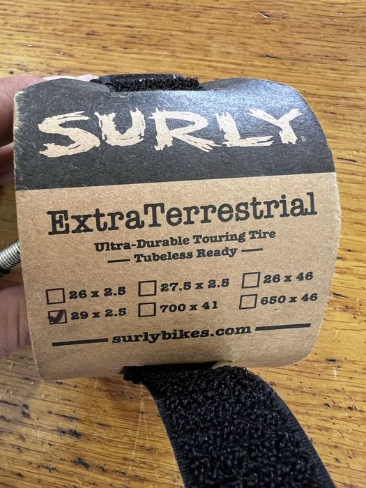 Pneu Surly Extra Terrestrial 29 x 2.5" - NOVO