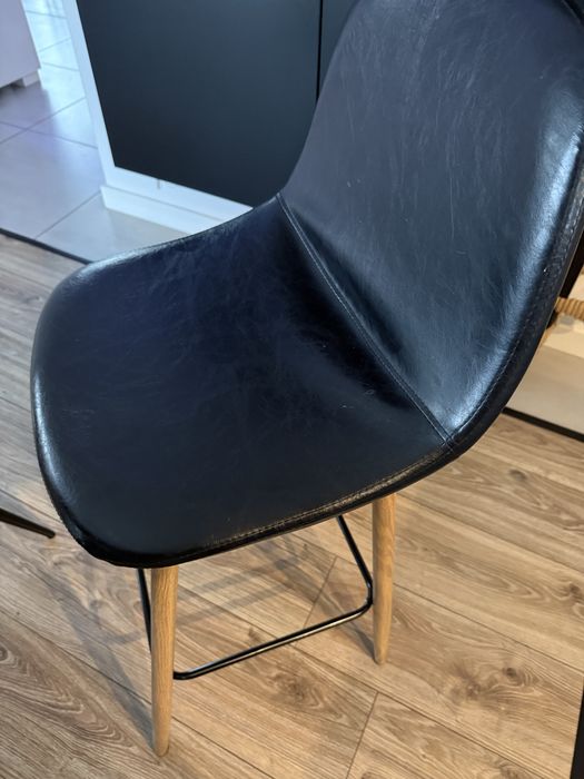 2 hokery czarne stan idealny