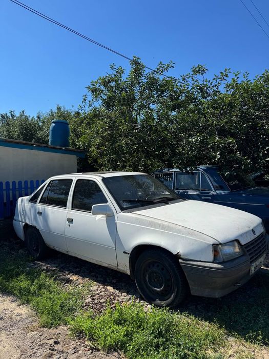 opel kadett 1,8 бензин  разборка