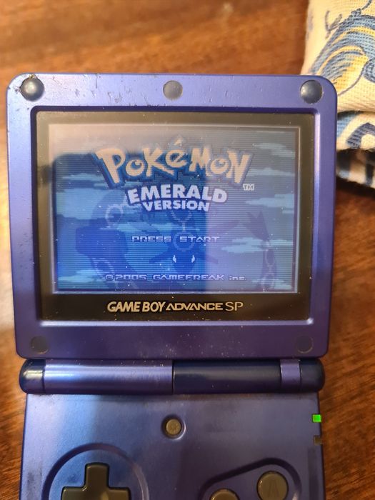 Pokemon Emerald GBA