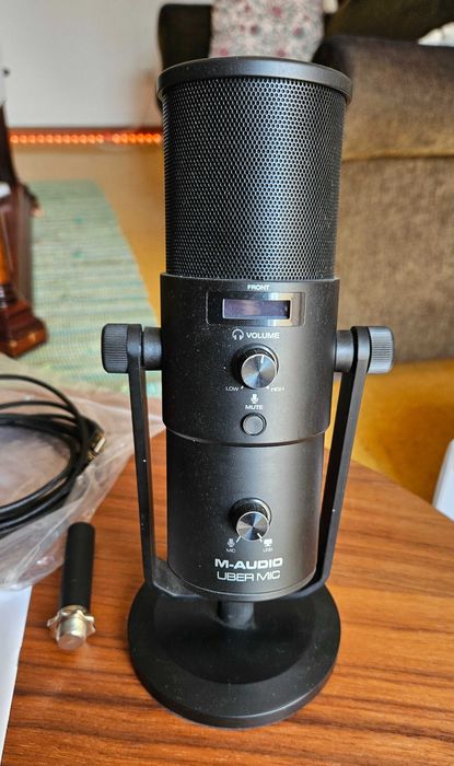 Microfone Condensador M-Audio Uber Mic com Manuais e Acessórios
