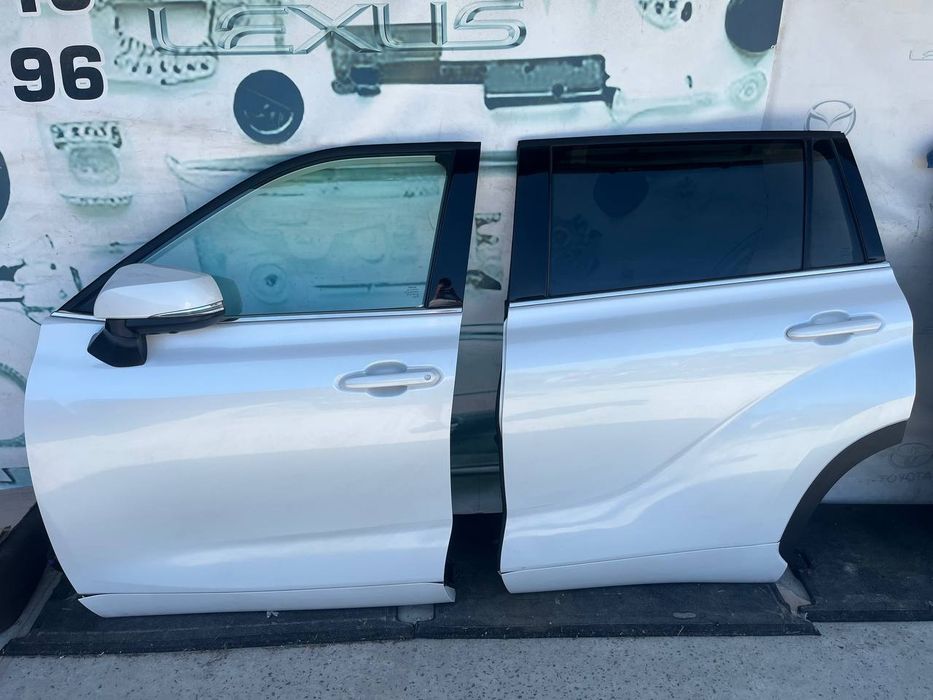 Двері ліва сторона на Toyota Highlander Хайлендер 20-26 р