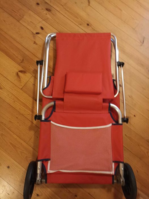 Składany leżak plażowy czerwony