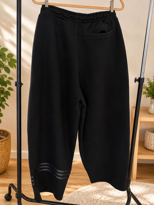Spodnie dresowe adidas Originals – czarne, rozmiar L