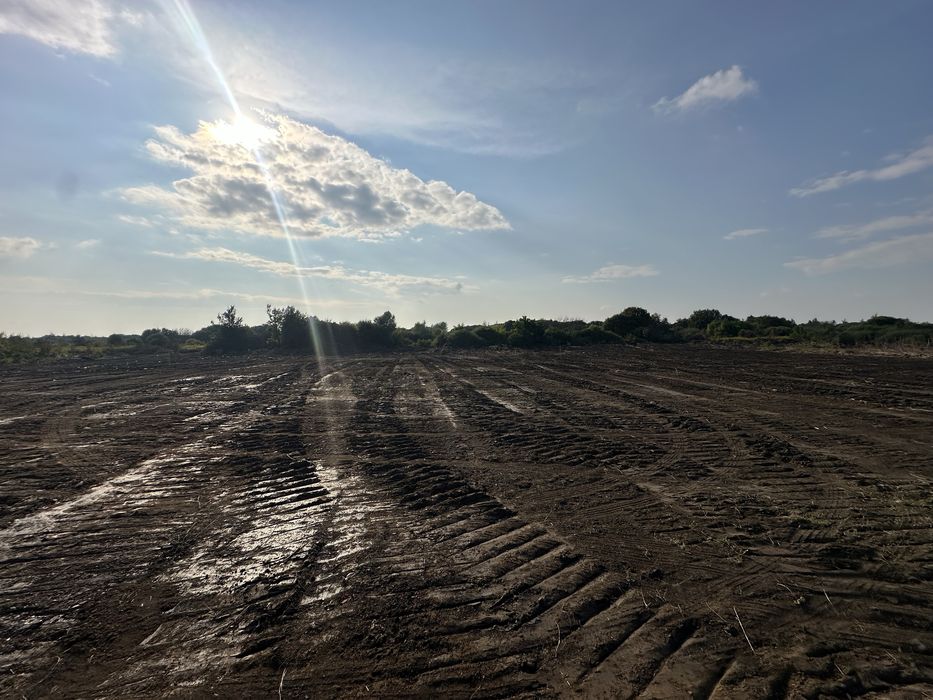 Розчищення ділянок, Вирівнювання землі.