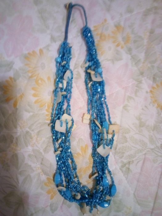 Lote de 3 colares! Preço global - 3,00 € !