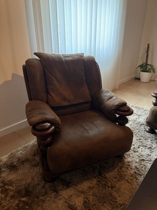 Sofá + 2 poltronas, estilo clássico