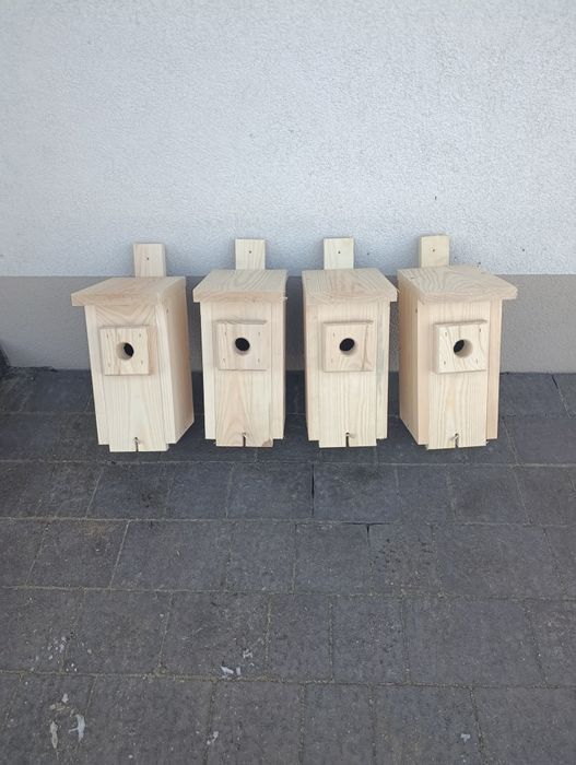 Zestaw 4 budek lęgowych typ A dla wróbli sikorek ptaków