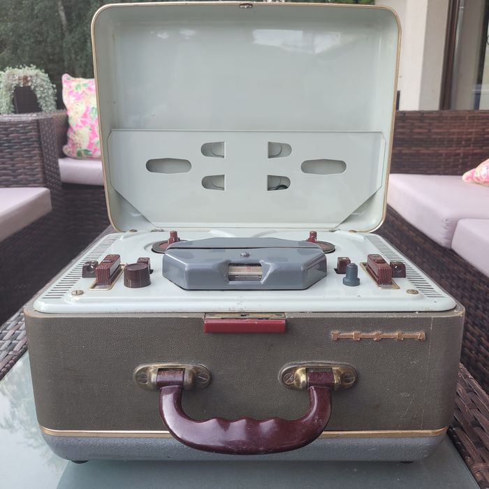 Magnetofon szpulowy Tesla z lat 60tych