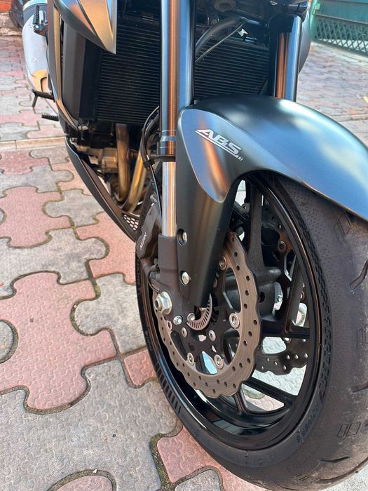 Suzuki GSX s 750