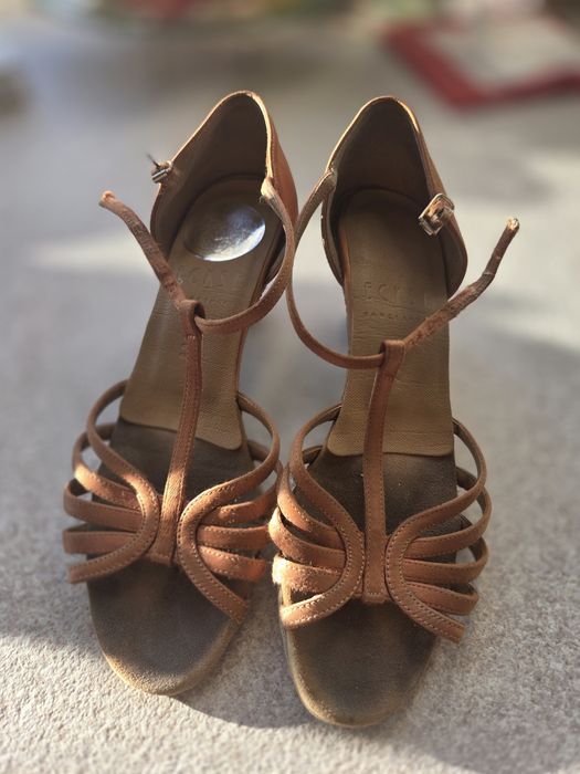 Туфлі бально спортивні.