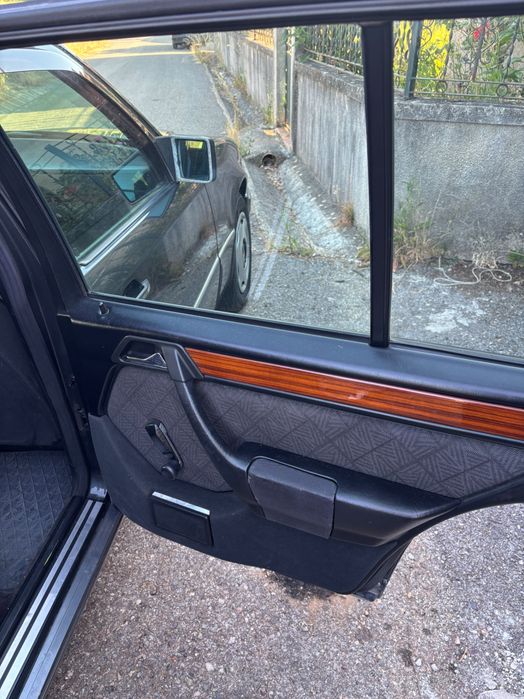 Mercedes E250 Diesel S124