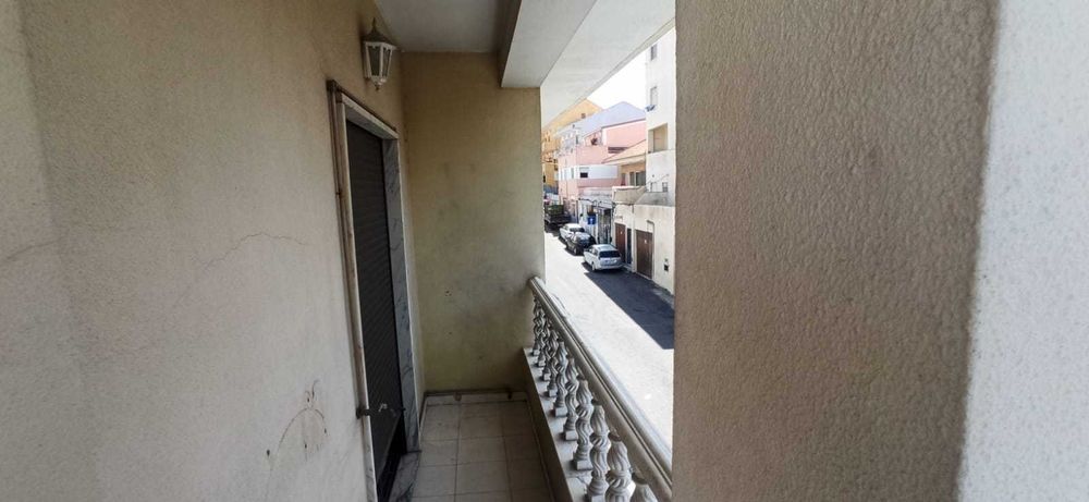 Apartamento T2 em Camarate, 1º andar