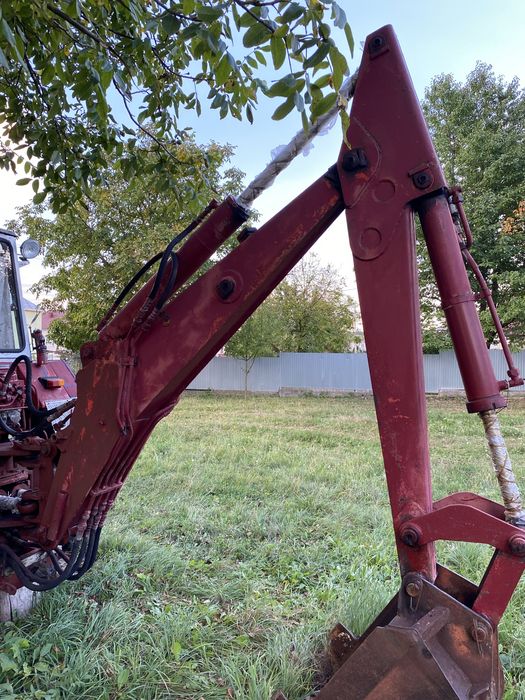 Екскаватор ЮМЗ на базі борекс