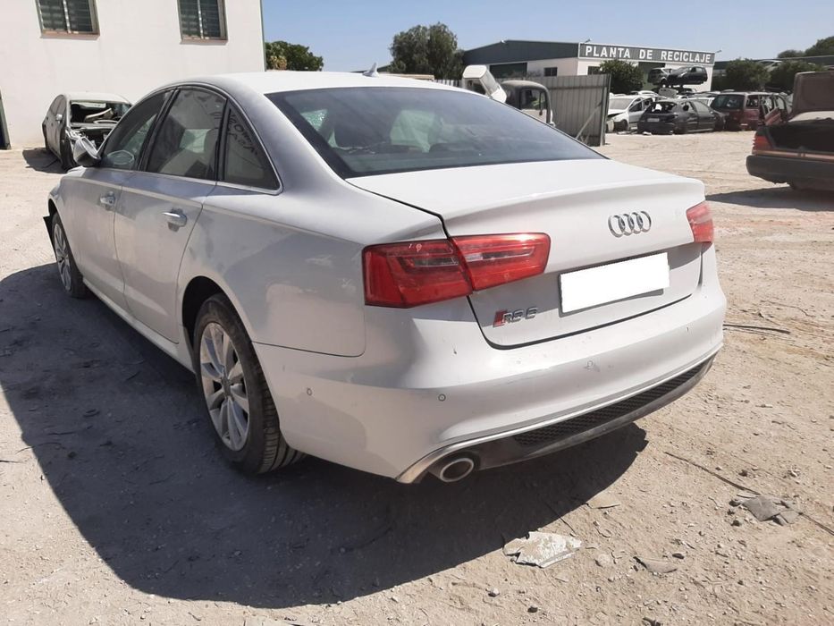 Bomba De Água Audi A6 Berlina 4G2