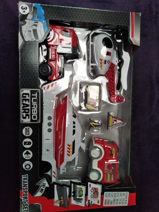 Nowy zestaw pojazdów 3+ laweta, motorówka,straż , helikopter Zabawki