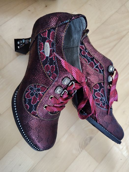 Nowe derby Laura Vita - r.38